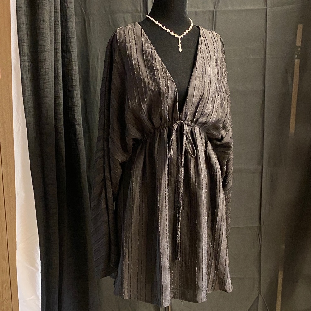 Forever 21 Black Textured V-Neck Tie-Waist Mini Dress